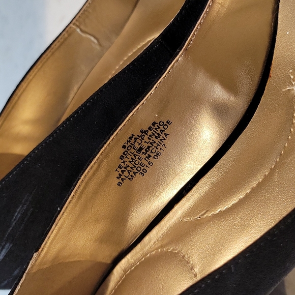 Bandelino Suede Heels - Picture 2 of 6